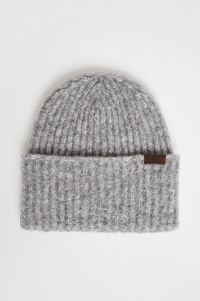 Czapka damska z wełną Warren MM. Czapki zimowe damskie MM, z wełny. W wyprzedaży za 239.40 zł.