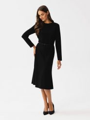 Stylove Sukienka w kolorze czarnym rozmiar: XXL. Czarne sukienki damskie Stylove, na co dzień, xxl, bez wzorów, ze skóry, bez kołnierzyka, bez ramiączek, midi, proste. Za 276.05 zł.