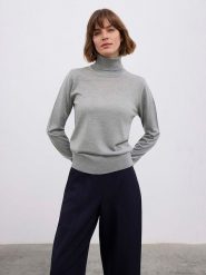 BGN Golf w kolorze szarym rozmiar: 40. Szare golfy damskie BGN, bez wzorów, bez ramiączek. Za 100.04 zł.