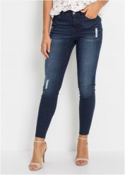 Jeansy o kroju skinny ze średnim stanem, krótsza nogawka. Niebieskie jeansy damskie bonprix. Za 132.99 zł.