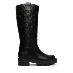 Kozaki Guess. Czarne kozaki damskie Guess, bez obcasa, na płaskiej podeszwie. Za 824.99 zł.