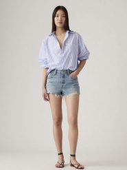 Levi's Szorty dżinsowe w kolorze błękitnym rozmiar: W24. Niebieskie szorty damskie Levi's, bez wzorów, z bawełny, klasyczne. Za 114.17 zł.