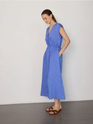 Sukienka midi z wiązaniami - niebieski. Niebieskie sukienki damskie Reserved, l, bez wzorów, z tkaniny, bez kołnierzyka, bez ramiączek, midi, rozkloszowane. Za 139.99 zł.
