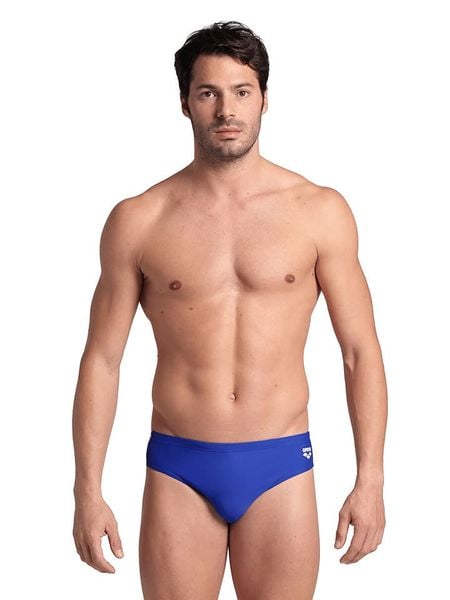 Arena Kąpielówki w kolorze biało-niebieskim rozmiar: 6. Białe kąpielówki męskie Arena, bez wzorów, z materiału. Za 78.47 zł.