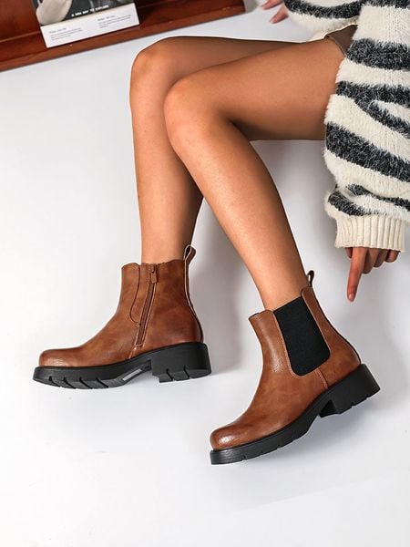 Sixth Sens Botki w kolorze jasnobrązowym rozmiar: 40. Brązowe botki damskie Sixth Sens, bez obcasa, bez zapięcia. Za 218.05 zł.