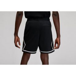 Spodenki męskie nike air jordan essentials statement diamond mesh shorts black. Czarne szorty męskie Nike, bez wzorów, z meshu, sportowe. Za 299.00 zł.