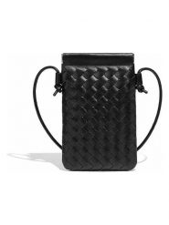 SUVRAI Torebka w kolorze czarnym na telefon - 13 x 20 x 4 cm rozmiar: onesize. Czarne torebki klasyczne damskie SUVRAI, bez wzorów, z materiału, bez dodatków. Za 86.99 zł.