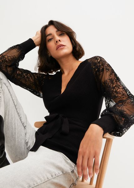 Sweter z koronką. Czarne swetry klasyczne damskie bonprix, z koronki, bez kołnierzyka. Za 144.99 zł.