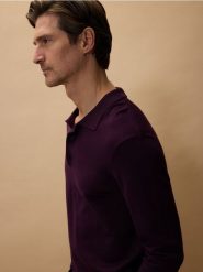 Sweter polo z lyocellu - ciemnofioletowy. Fioletowe swetry męskie Reserved, l, bez wzorów, z lyocellu, bez kołnierzyka. W wyprzedaży za 129.99 zł.