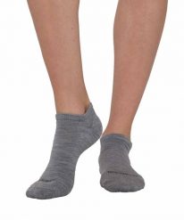 Skarpety krótkie unisex wełniane Brubeck Merino Wool. Czarne skarpetki damskie Brubeck, bez wzorów, z dzianiny. Za 26.00 zł.