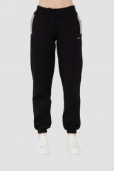 GUESS Czarne spodnie dresowe Kiara Pant. Czarne spodnie dresowe damskie Guess, s, z aplikacjami, z dresówki. W wyprzedaży za 314.99 zł.