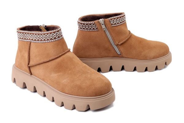 RIEKER W2074-24 brown, botki damskie. Brązowe botki damskie Rieker, bez obcasa, bez zapięcia. Za 339.92 zł.
