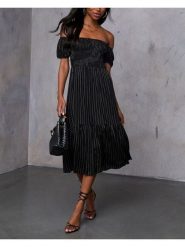 Milan Kiss Sukienka w kolorze czarnym rozmiar: L. Czarne sukienki damskie Milan Kiss, l, bez wzorów, z wiskozy, bez kołnierzyka, bez ramiączek, midi. Za 165.99 zł.