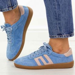 Niebieskie skórzane półbuty damskie Filippo Dp7549/26. Niebieskie półbuty damskie Filippo, bez wzorów, z jeansu, biznesowe, bez obcasa, na płaskiej podeszwie. Za 239.00 zł.