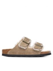 Birkenstock Klapki Arizona Shearling 1028293 Beżowy. Brązowe klapki damskie Birkenstock, bez wzorów, ze skóry, bez obcasa. Za 749.99 zł.