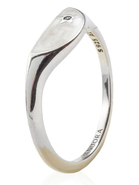Pandora Srebrny pierścionek z cyrkonią rozmiar: 56. Szare pierścionki damskie Pandora, z cyrkonią, srebrne. Za 143.90 zł.