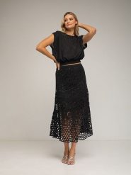 Tantra Bluzka w kolorze czarnym rozmiar: onesize. Czarne bluzki damskie Tantra, bez wzorów, prążkowane, bez kołnierzyka, bez ramiączek. Za 173.99 zł.