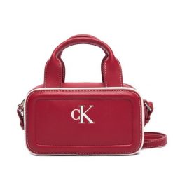 Torebka Calvin Klein. Czerwone torebki klasyczne damskie CALVIN KLEIN, bez wzorów, bez dodatków. Za 369.99 zł.