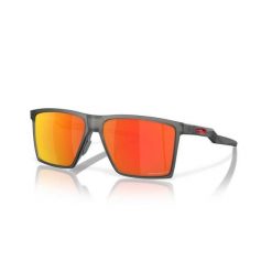 Okulary przeciwsłoneczne Oakley Futurity. Czerwone okulary przeciwsłoneczne damskie Oakley, prostokątne. Za 1,370.50 zł.