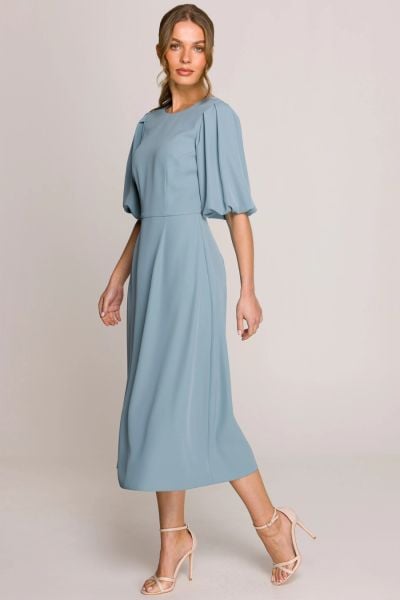 Elegancka sukienka koktajlowa z bufiastymi rękawami błękitna. Niebieskie sukienki damskie Stylove, m, bez wzorów, eleganckie, bez kołnierzyka, bez ramiączek, rozkloszowane. Za 509.00 zł.