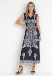Granatowa Sukienka w Stylu Boho z Gumką w Talii i Sznurkami przy Ramionach Niree. Niebieskie sukienki damskie Born2be, na imprezę, l, bez wzorów, boho, bez kołnierzyka, bez ramiączek, maxi. W wyprzedaży za 63.99 zł.