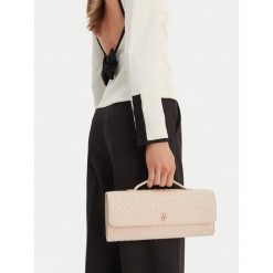 Torebka Badura. Brązowe torebki klasyczne damskie Badura, bez wzorów, bez dodatków. Za 229.99 zł.