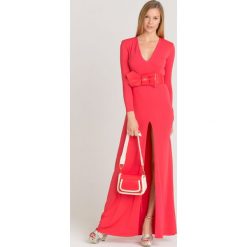 SUKIENKA ELISABETTA FRANCHI. Różowe sukienki damskie Elisabetta Franchi, na imprezę, bez wzorów, ze skóry ekologicznej, bez kołnierzyka, bez ramiączek, maxi, dopasowane. Za 1,469.40 zł.