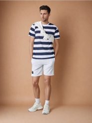 Szorty dresowe - szary. Szare szorty męskie Sinsay, z dresówki, bez kołnierzyka. W wyprzedaży za 29.99 zł.