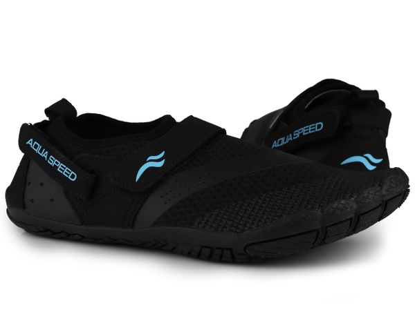 Buty męskie sportowe do wody Agama 07. Czarne buty sportowe na co dzień męskie Aqua-Speed, z materiału, bez zapięcia, do pływania. Za 119.99 zł.
