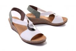 RIEKER 624H6-80 white combination, sandały damskie. Białe sandały damskie Rieker, bez wzorów, bez obcasa, na koturnie. Za 161.94 zł.