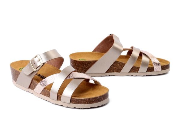 DR. BRINKMANN 700904-82 gold, klapki damskie. Żółte klapki damskie Dr. Brinkmann, bez wzorów, bez obcasa, na koturnie. Za 194.90 zł.