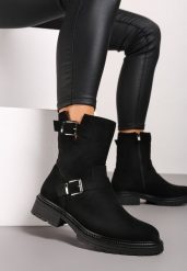 Czarne Botki z Ekozamszu ze Stylowymi Klamrami i Paseczkami przy Cholewce Nevalune. Czarne botki damskie Renee, z jeansu, eleganckie, z okrągłym noskiem, bez obcasa, na płaskiej podeszwie, bez zapięcia. Za 129.99 zł.