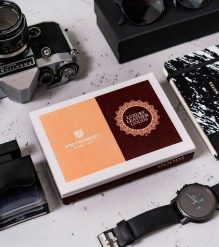 Portfel tłoczony z łańcuchem Peterson brązowy [DH] Portfel męski skórzany PTN N992C-04-HWM-. Brązowe portfele męskie bez wzorów, ze skóry. Za 94.99 zł.