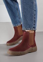 Bordowe Botki Sztyblety na Ozdobnie Żłobionej Podeszwie Ezisane. Czerwone botki damskie Born2be, z jeansu, eleganckie, bez obcasa, na płaskiej podeszwie, bez zapięcia. Za 129.99 zł.