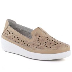 Skórzane półbuty damskie komfortowe ażurowe beżowe Evento 6849. Brązowe półbuty damskie Evento, w ażurowe wzory, ze skóry, bez obcasa. Za 129.99 zł.