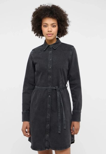 Damska Sukienka Mustang Style Ravenna Dress Denim Black 1016009 4000 801. Czarne sukienki damskie Mustang, bez wzorów, z denimu, bez kołnierzyka, bez ramiączek. Za 169.99 zł.