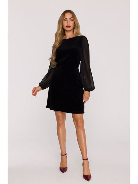 Made of emotion Sukienka w kolorze czarnym rozmiar: L. Czarne sukienki damskie Made Of Emotion, na co dzień, l, bez wzorów, z bawełny, bez kołnierzyka, bez ramiączek, mini, proste. Za 269.99 zł.