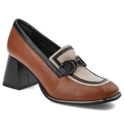 Brązowe Półbuty Armodo Modne buty Damskie. Brązowe półbuty damskie Armodo, bez wzorów, ze skóry, biznesowe, bez obcasa. Za 359.00 zł.