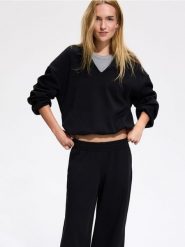 Bluza z bawełną - czarny. Czarne bluzy bez kaptura damskie Reserved, l, z bawełny. Za 129.99 zł.