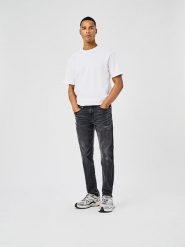 ONLY & SONS Dżinsy "Weft" - Regular fit - w kolorze antracytowym rozmiar: W32/L32. Czarne jeansy męskie Only & Sons. Za 132.05 zł.
