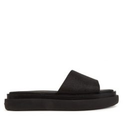 Klapki Calvin Klein. Czarne klapki damskie CALVIN KLEIN, bez wzorów, bez obcasa. Za 319.99 zł.
