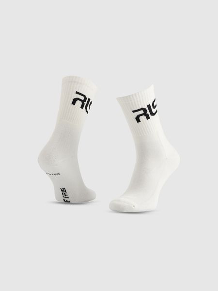 4F Skarpety casual wysokie męskie 4F x Robert Lewandowski - białe 43-46. Białe skarpetki męskie 4f, bez wzorów, z bawełny. Za 29.99 zł.