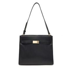 Torebka Tommy Hilfiger. Czarne torebki klasyczne damskie Tommy Hilfiger, bez wzorów, bez dodatków. Za 339.99 zł.