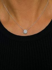 DIA DIAMONDS Srebrny naszyjnik z zawieszką - dł. 40 cm rozmiar: onesize. Szare naszyjniki damskie DIA DIAMONDS, srebrne. Za 360.17 zł.