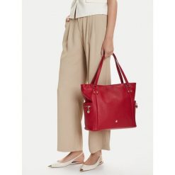Torebka Beverly Hills Polo Club. Czerwone torebki klasyczne damskie Beverly Hills Polo Club, bez wzorów, bez dodatków. Za 249.99 zł.