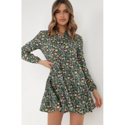 Czarno-Zielona Sukienka Caeathe. Zielone sukienki damskie Born2be, xl, z aplikacjami, klasyczne, bez kołnierzyka, bez ramiączek, mini, koszulowe. W wyprzedaży za 55.99 zł.