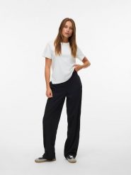 Vero Moda Spodnie w kolorze antracytowym rozmiar: 38/L32. Czarne spodnie materiałowe damskie Vero Moda, bez wzorów, z materiału. Za 92.42 zł.
