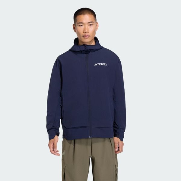 Kurtka Terrex Multi Softshell. Niebieskie kurtki męskie Adidas, bez wzorów, z materiału, sportowe, bez kaptura. Za 529.00 zł.