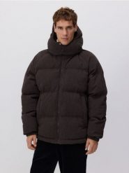 Sztruksowa kurtka z kapturem. - ciemnobrązowy. Brązowe kurtki męskie Reserved, l, bez wzorów, ze sztruksu, z kapturem. W wyprzedaży za 99.99 zł.