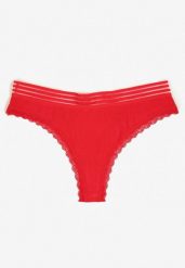 Czerwone Majtki Stringi z Bawełny z Ozdobną Gumką i Koronką Torstia. Czerwone stringi damskie Born2be, l, z aplikacjami, z bawełny. Za 4.99 zł.